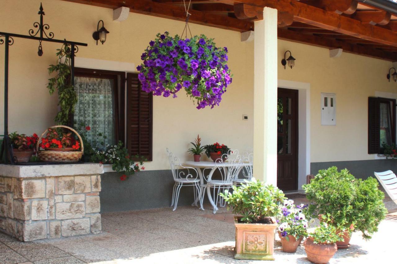 Гостевой дом Country House Lokev Экстерьер фото